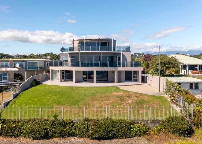  at 18 Roy Terrace, Moturoa, New Plymouth