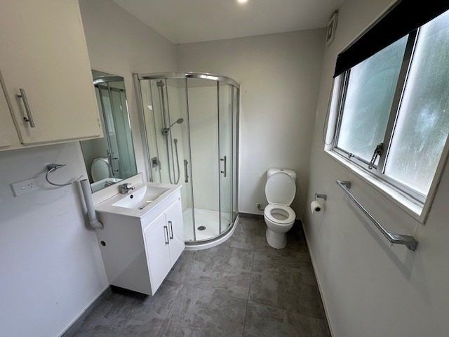  at 2/17 Woodbine Avenue, Greenlane, Auckland City, Auckland