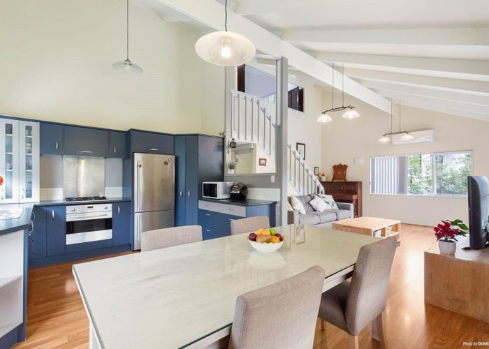  at 7 Honeysuckle Lane, Mairangi Bay, Auckland