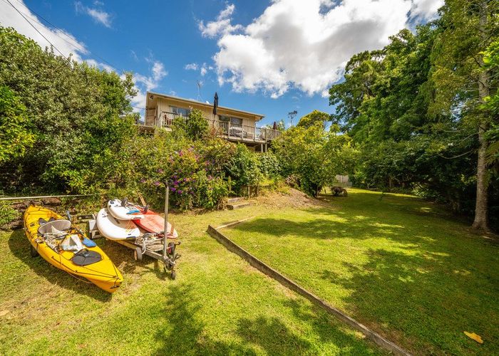  at 36 Kiteroa Terrace, Rothesay Bay, North Shore City, Auckland