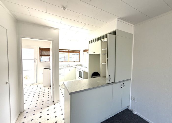  at 2/47 Zita Maria Drive, Massey, Waitakere City, Auckland