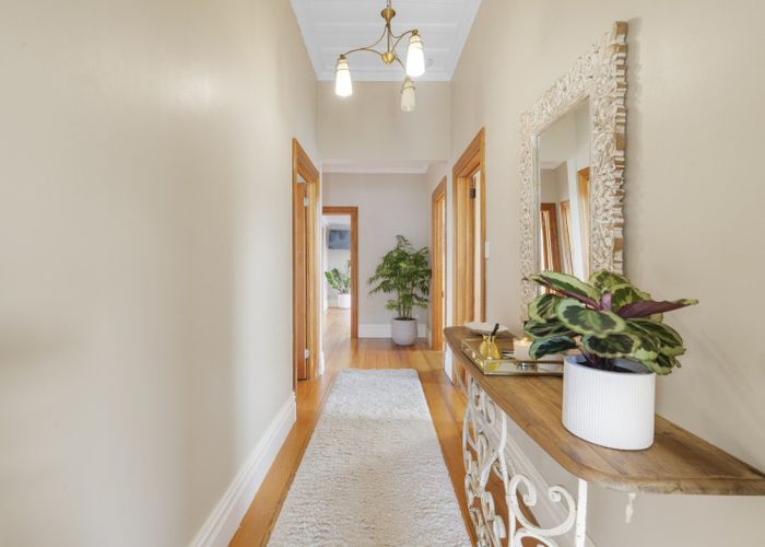  at 72 Palmerston Road, Birkenhead, Auckland