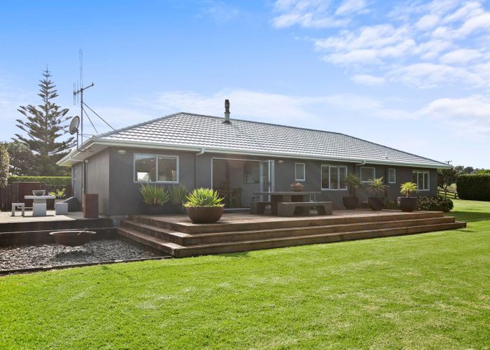  at 142 Wairau Road, Oakura, New Plymouth, Taranaki