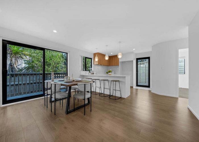  at 14a Oaktree Avenue, Browns Bay, North Shore City, Auckland