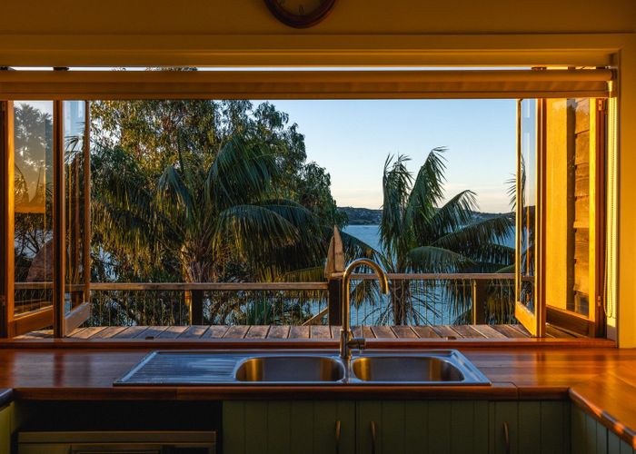  at 5 Kennedy Point Road, Kennedy Point, Waiheke Island, Auckland