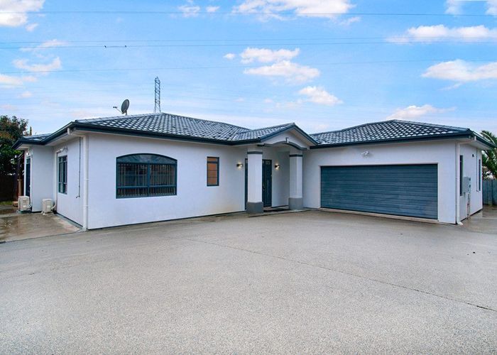  at 15A Kiernan Place, Kelston, Auckland