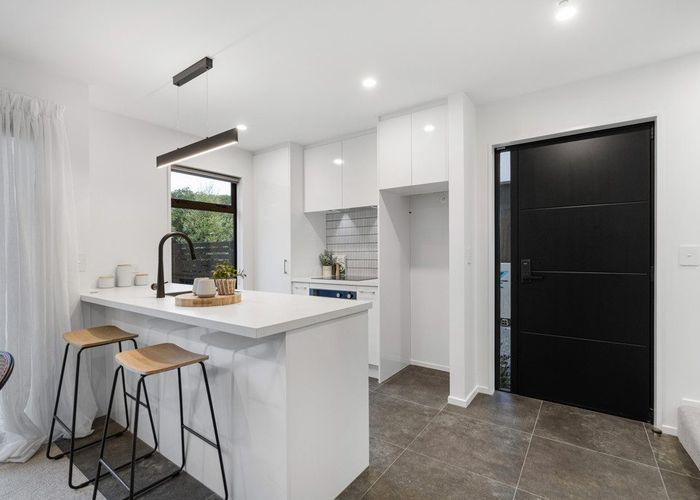  at 2/10 Brockworth Place, Riccarton, Christchurch City, Canterbury