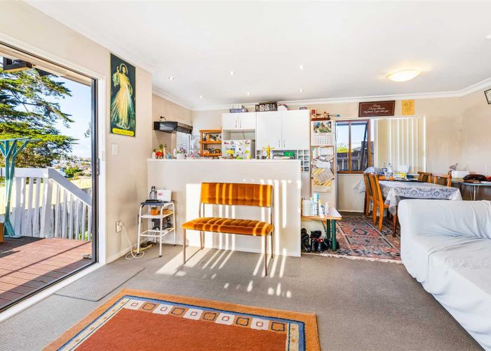  at 7 Garton Drive, Massey, Auckland