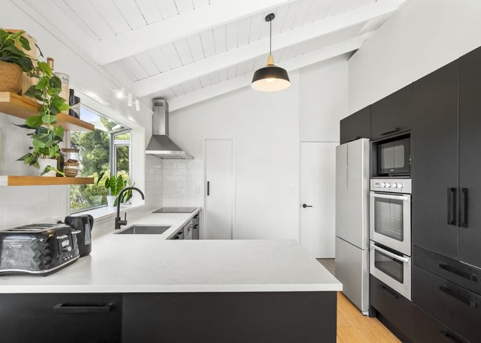  at 2/31 Tui Glen Road, Birkenhead, North Shore City, Auckland