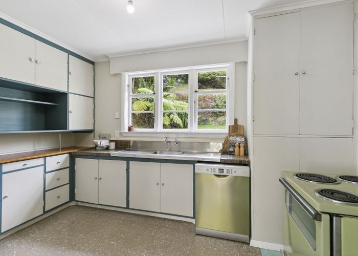 at 20 Hinau Street, Tawa, Wellington