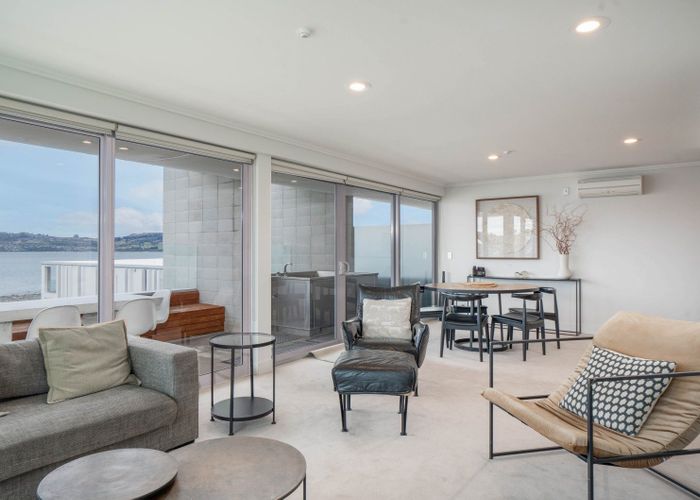  at 225 Lake Terrace, Waipahihi, Taupo