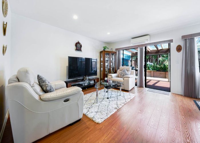  at 8/427 Albany Highway, Albany, North Shore City, Auckland