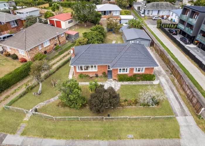  at 18 Essex Street, Te Atatu South, Waitakere City, Auckland