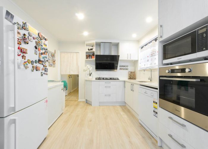  at 1/76 Luanda Drive, Ranui, Auckland