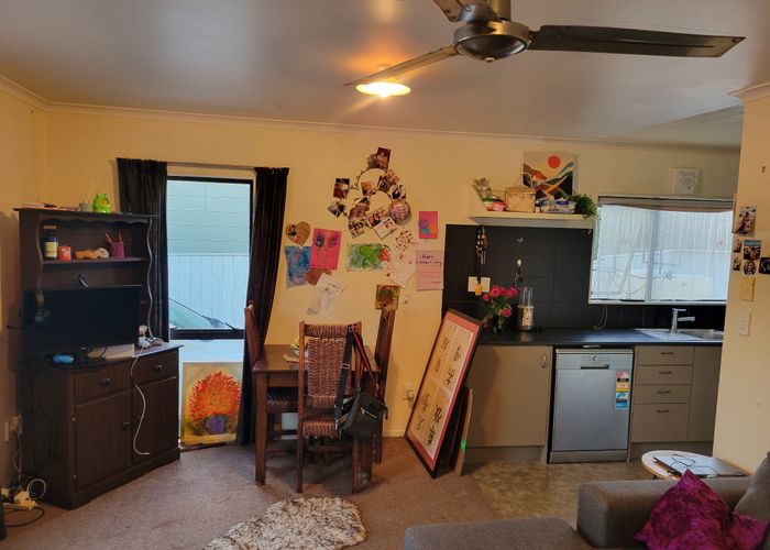  at 96 Parrs Cross Road, Henderson, Auckland