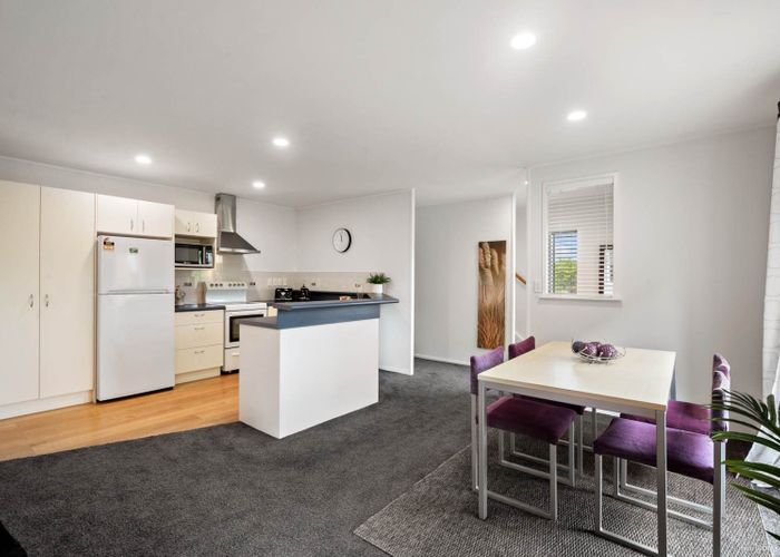  at 10/12 Northcross Drive, Oteha, Auckland
