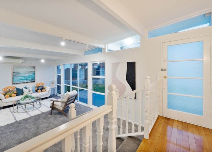  at 27  Cyclarama Crescent, Massey, Waitakere City, Auckland