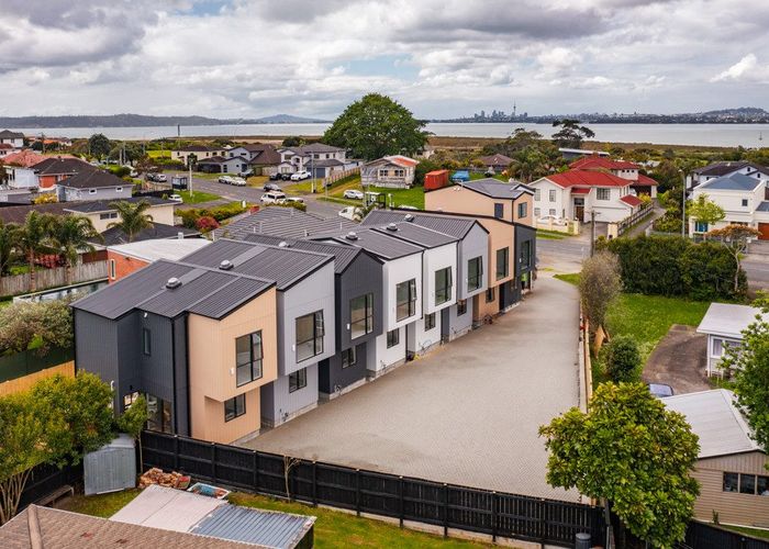  at Lot 2/442 Old Te Atatu Road, Te Atatu Peninsula, Waitakere City, Auckland