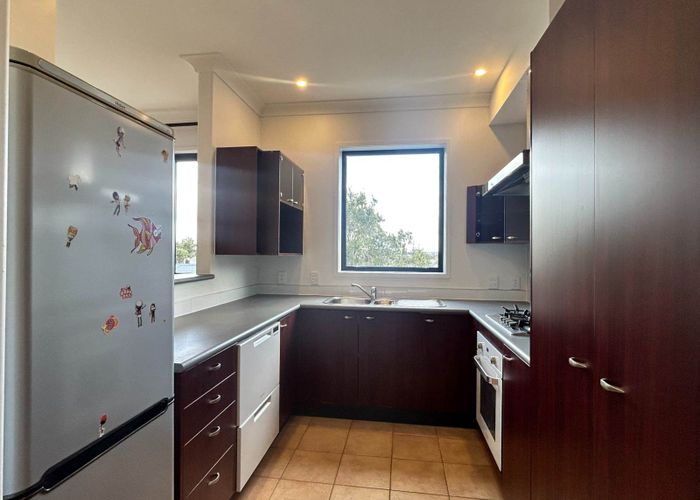  at 5/69 Target Road, Totara Vale, North Shore City, Auckland