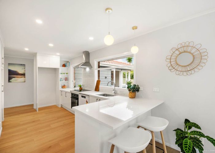  at 16 Kahurangi Place, Hill Park, Manukau City, Auckland