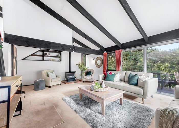  at 8 Freemans Way, Pinehaven, Upper Hutt, Wellington
