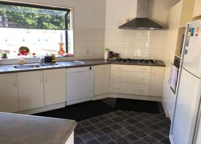  at 18 Lobelia Rise, Goodwood Heights, Manukau City, Auckland