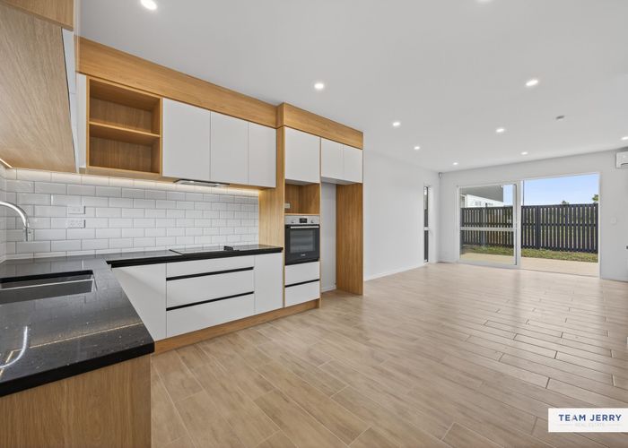  at 4 Longview Oak Lane, Rosehill, Papakura, Auckland