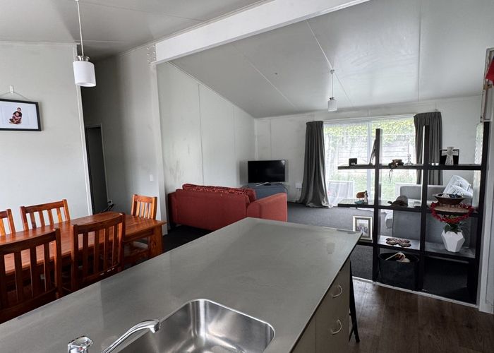  at 10A York Place, Cannons Creek, Porirua, Wellington