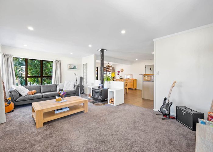 at 9 Hale Crescent, Bayview, North Shore City, Auckland