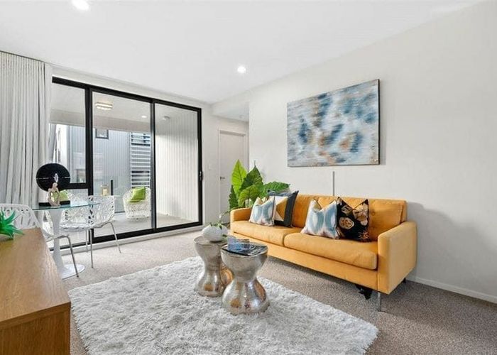  at 9/10 Silver Moon Road, Albany, North Shore City, Auckland