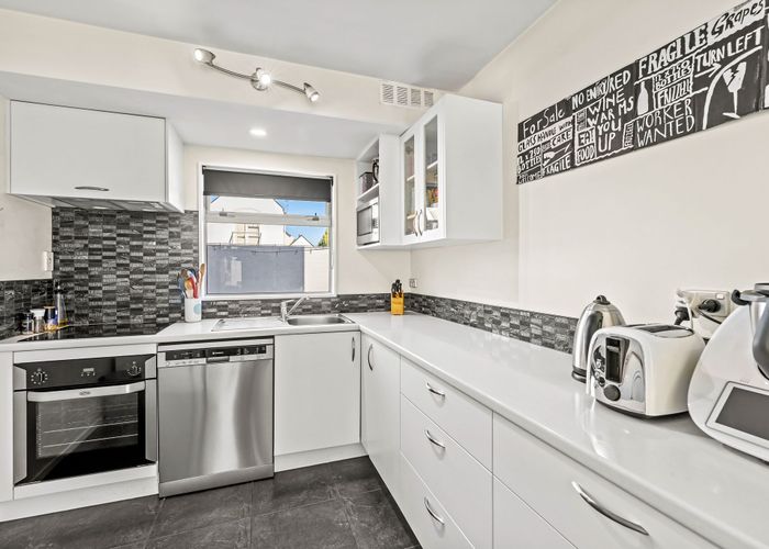  at 2/30 Melrose Street, City Centre, Christchurch City, Canterbury