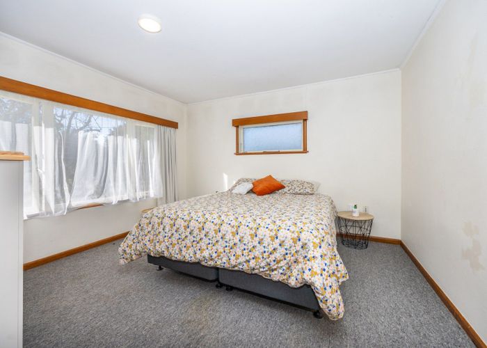  at 77 Fox Street, Hamilton East, Hamilton