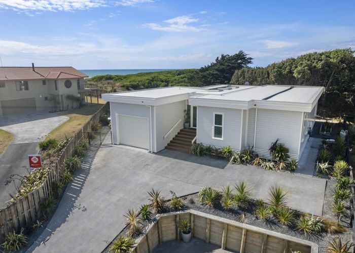  at 10 Mariri Place, Waitarere Beach, Levin