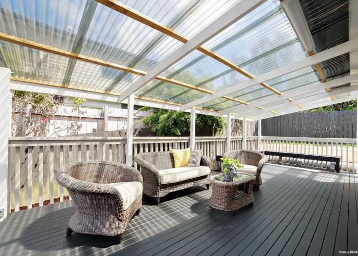  at 2/27 Peach Road, Glenfield, Auckland