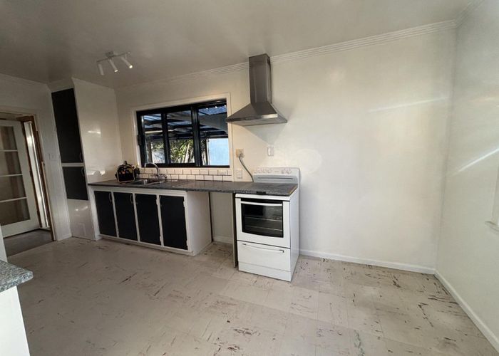  at 8 Kuaka Place, Castlecliff, Whanganui