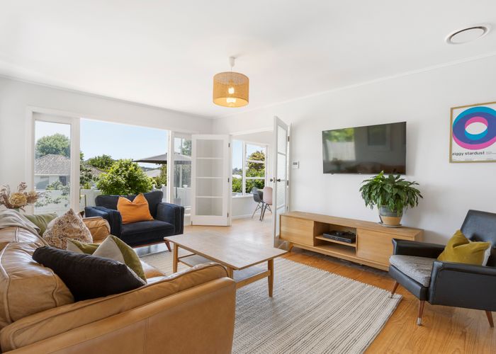  at 55 FAIRCLOUGH RD, Beach Haven, Auckland