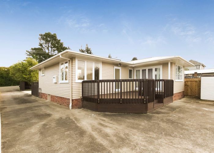  at 26 Pine Avenue, Henderson, Auckland