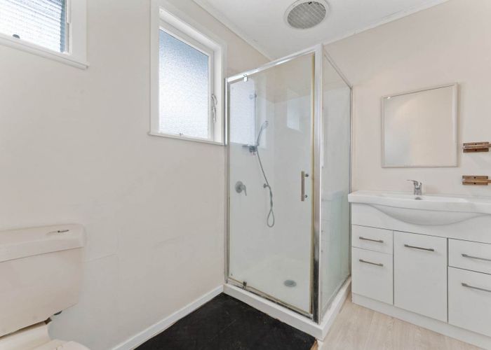  at 536 Glenfield Road, Glenfield, North Shore City, Auckland