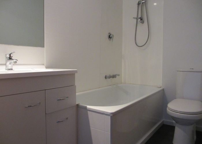  at 1/25 Holly Road, St Albans, Christchurch