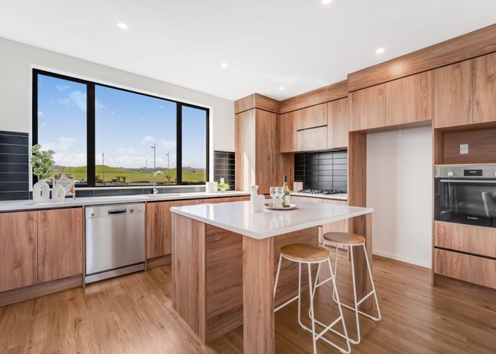 at 4 Te Whitinga Lane, Flat Bush, Manukau City, Auckland