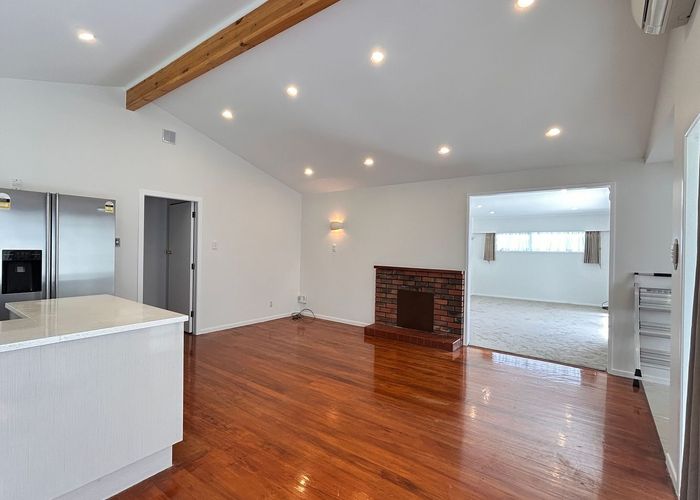  at 21 Shanaway Rise, Hillcrest, North Shore City, Auckland