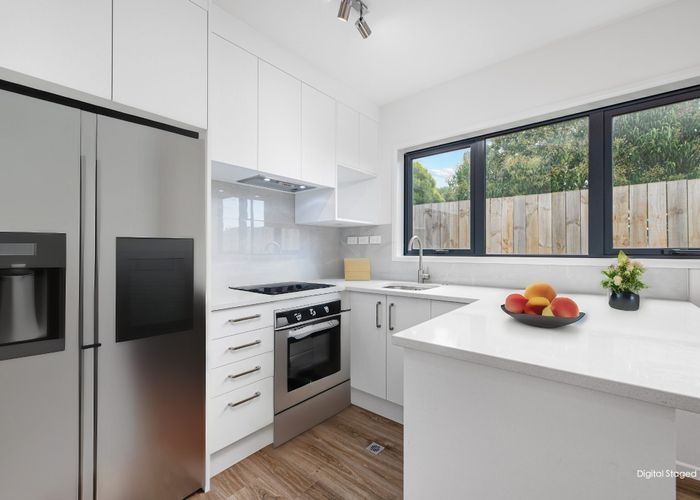  at 4/43B Waimumu Road, Massey, Auckland