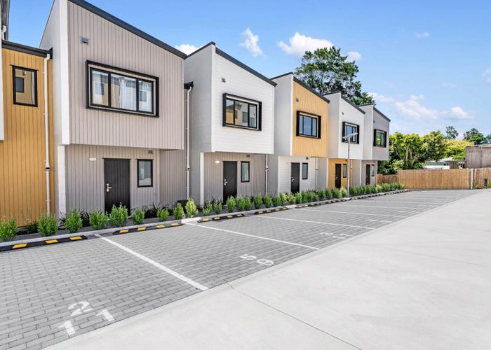  at 11 Farringdon Street, Glen Innes, Auckland City, Auckland