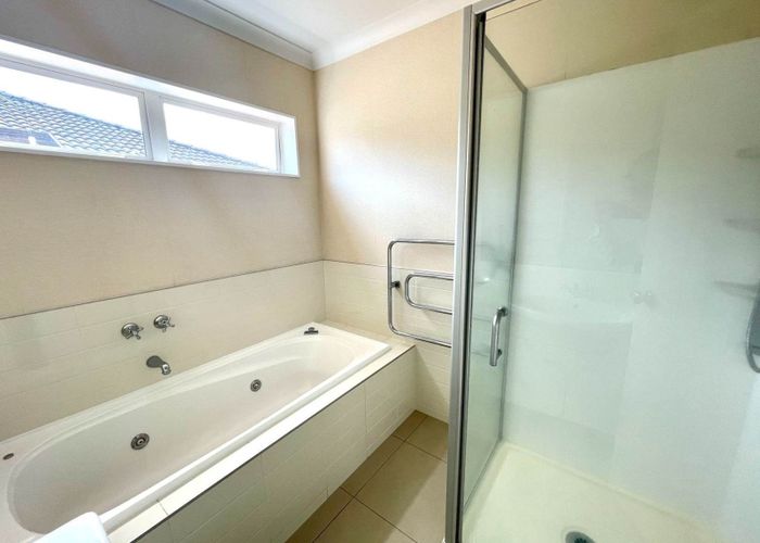  at 33A Janway Avenue, Flat Bush, Manukau City, Auckland