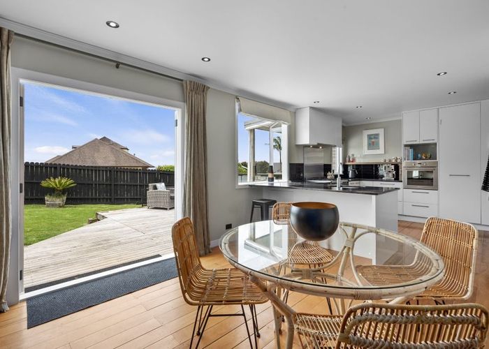 For rent 8 Colonial Road, Birkenhead, North Shore City, Auckland