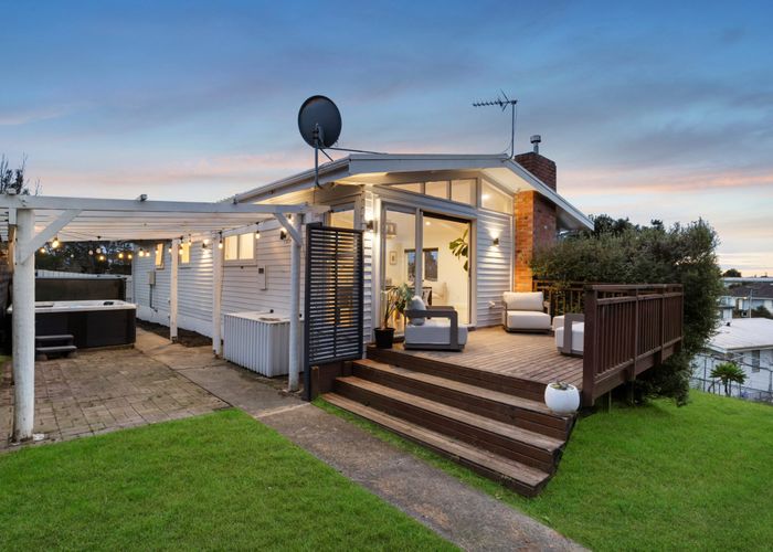  at 42 Kay Drive, Blockhouse Bay, Auckland City, Auckland