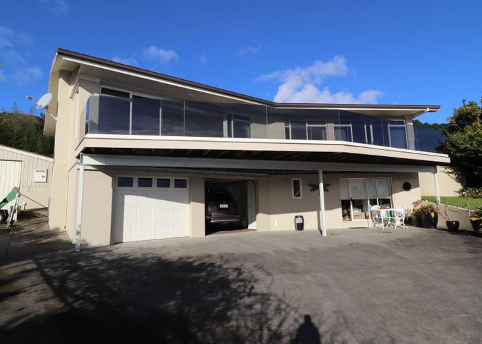  at 10 Lockhart Place, Thornton Bay