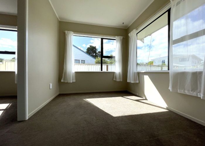  at 13 Benygloe Place, Highland Park, Manukau City, Auckland