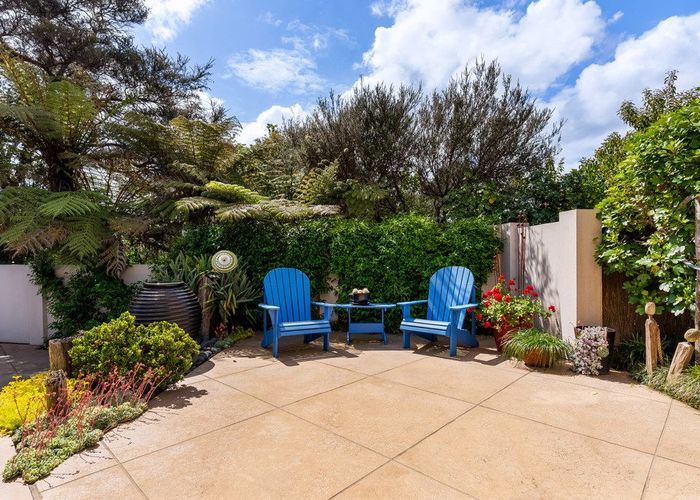  at 3 Traffic Road, Greenhithe, North Shore City, Auckland