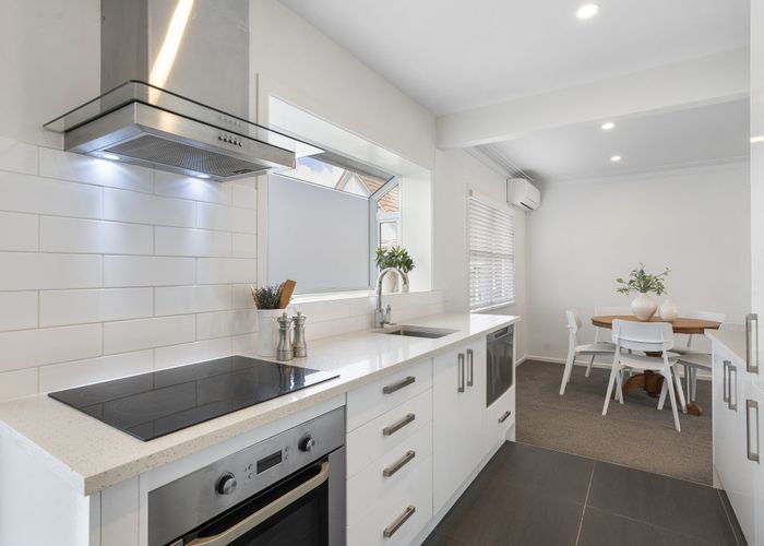  at 2/40 Tawhiri Road, One Tree Hill, Auckland